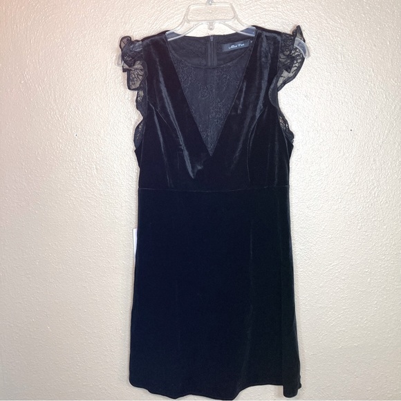 Alisa Pan Dresses Alisa Pan Black Velvet Knee Length Dress Lace